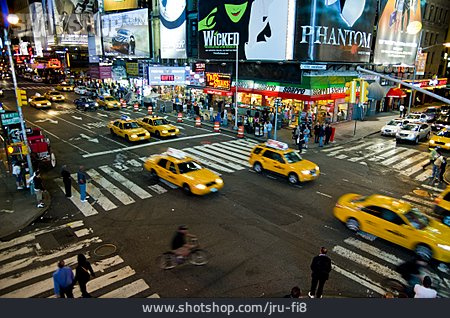 
                Straßenkreuzung, New York, Times Square                   