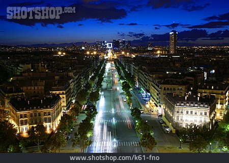 
                Paris, Avenue De La Grande Armée                   