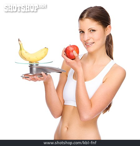 
                Junge Frau, Gesunde Ernährung, Obst, Wiegen                   