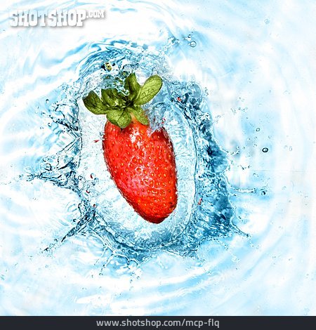 
                Wasser, Erdbeere, Eintauchen                   