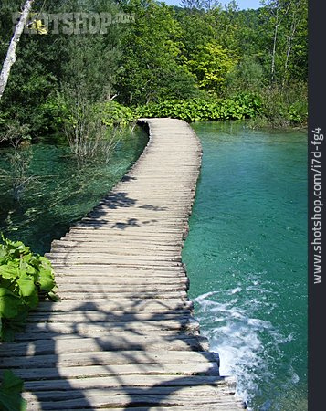 
                Holzsteg, Naturschutzgebiet, Plitvicer Seen                   