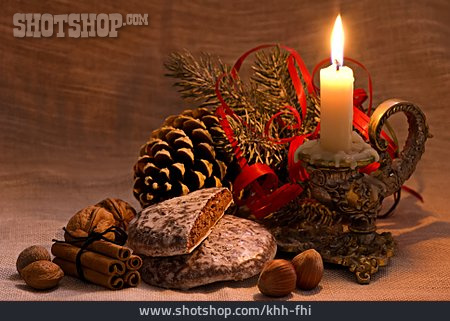 
                Weihnachtsdekoration, Kerzenschein                   