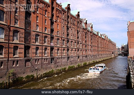 
                Hamburg, Speicherstadt                   