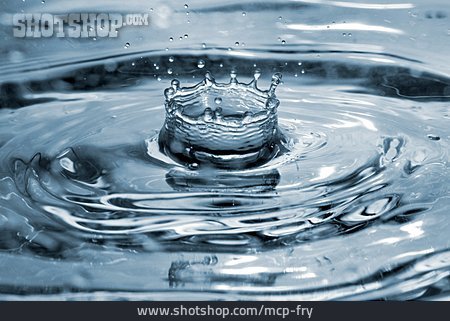 
                Wasser, Wasseroberfläche, Wasserspritzer                   