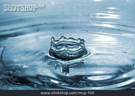 
                Wasseroberfläche, Splash, Wasserspritzer                   