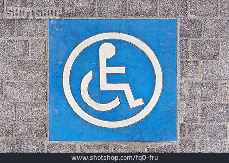 
                Behindertenparkplatz, Parkmöglichkeit                   