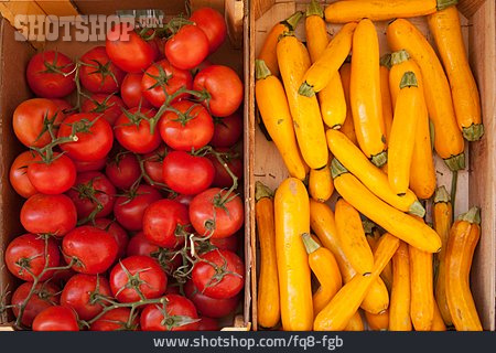 
                Tomaten, Zucchini, Gemüsemarkt                   