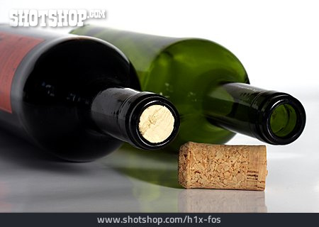 
                Weinflasche, Rotwein, Weinprobe                   