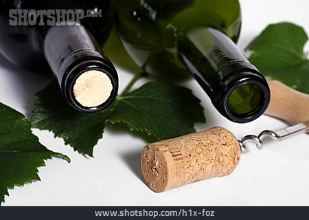 
                Weinflasche, Korkenzieher, Weinprobe                   