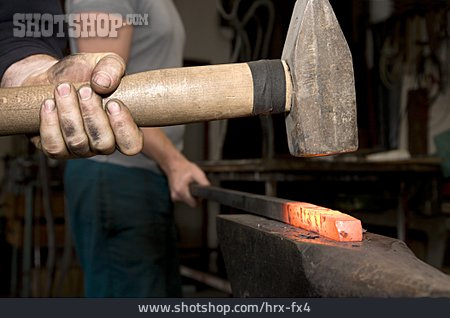 
                Hammer, Metallverarbeitung, Kunstschmied                   