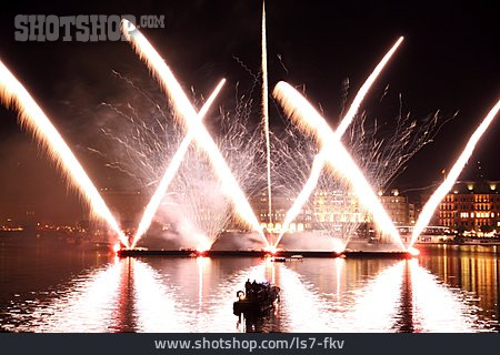 
                Hamburg, Binnenalster, Bodenfeuerwerk                   