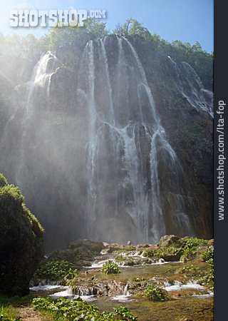 
                Wasserfall, Naturschauspiel                   