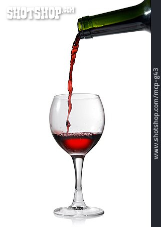 
                Eingießen, Rotwein, Rotweinglas                   