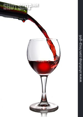 
                Wein, Eingießen, Rotwein                   