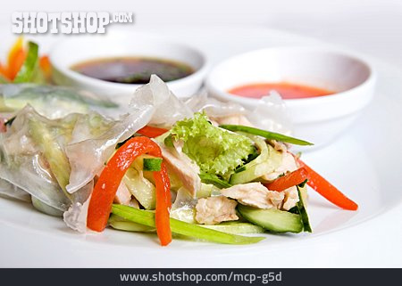 
                Asiatische Küche, Reispapierrolle                   
