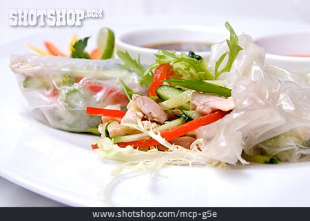 
                Asiatische Küche, Reispapier, Reispapierrolle                   