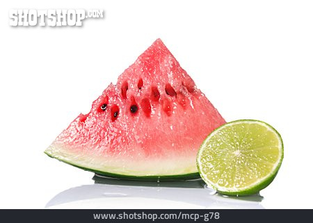
                Wassermelone, Melonenspalte, Limettenhälfte                   