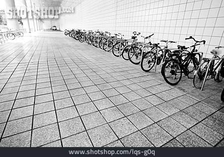 
                Fahrrad, Unterführung, Fahrradparkplatz                   