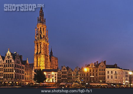 
                Antwerpen, Grote Markt, Onze-lieve-vrouwekathedraal                   