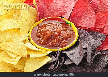 
                Mexikanische Küche, Nacho, Chilisoße                   