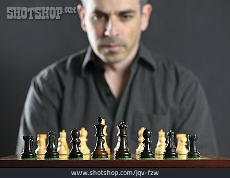 
                Nachdenklich, Schachspiel, Schachspieler                   