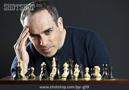 
                Schachspiel, Konzentriert, Schachspieler                   