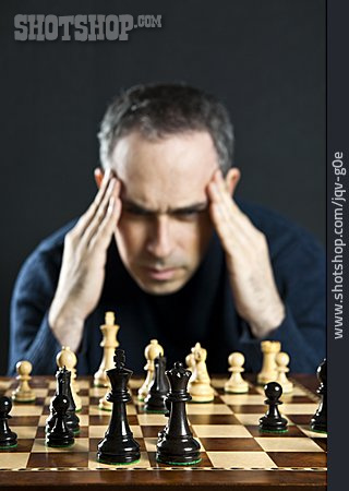 
                Schachzug, Konzentriert, Schachspieler                   