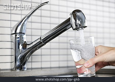 
                Wasserglas, Wasserhahn, Trinkwasser                   