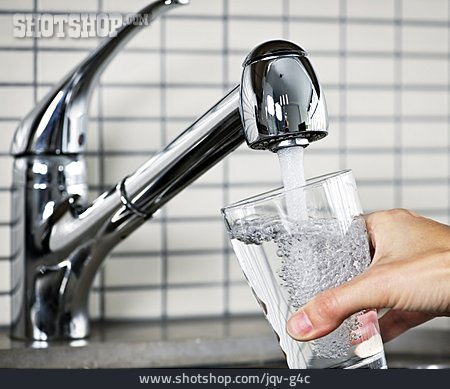 
                Wasserglas, Trinkwasser, Leitungswasser                   