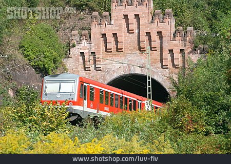 
                Tunnel, Zug                   