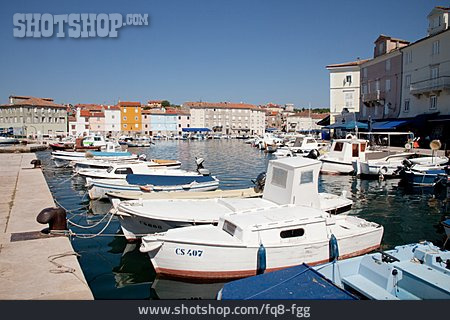 
                Hafen, Hafenbecken, Kroatien, Cres                   