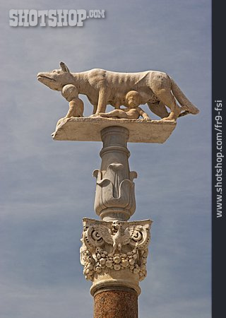 
                Säule, Statue, Romulus Und Remus                   