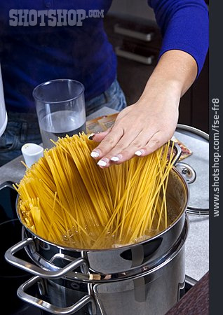 
                Kochen, Spaghetti                   