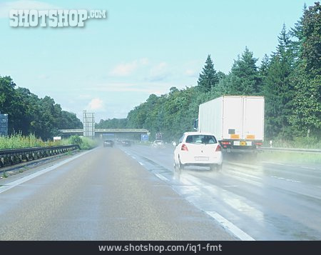 
                Autobahn, Straßenverkehr, Unfallgefahr                   