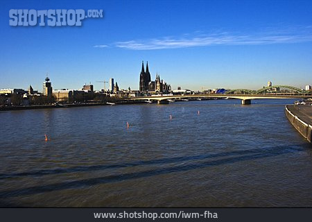 
                Stadtansicht, Köln, Hohenzollernbrücke                   