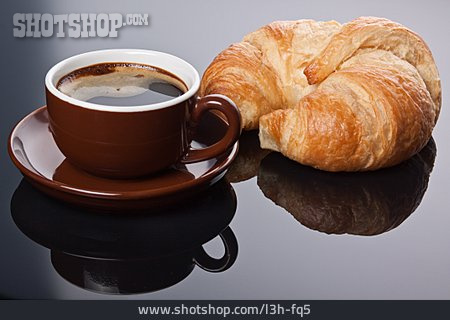 
                Kaffee, Croissant                   