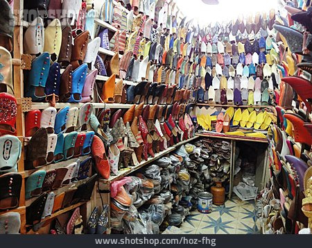
                Schuhe, Verkaufsstand, Djemaa El Fna                   