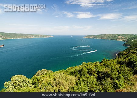 
                Bosporus, Küstenlandschaft, Meerenge                   