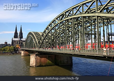 
                Hohenzollernbrücke                   