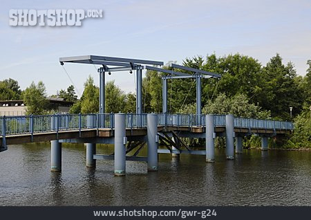 
                Klappbrücke, Friedrichstadt                   