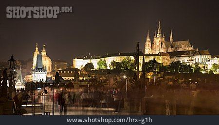 
                Tourismus, Prag, Veitsdom                   