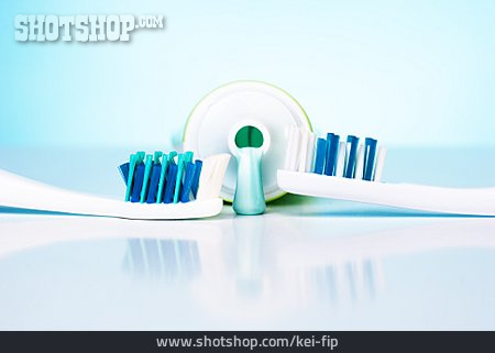 
                Zahnbürste, Zahnpasta, Mundhygiene                   