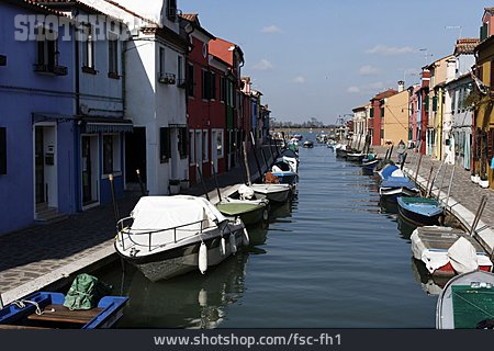 
                Kanal, Italien, Burano                   