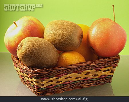 
                Apfel, Orange, Kiwi, Obstkorb                   