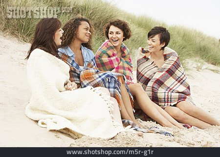 
                Freundschaft, Freundinnen, Strandurlaub                   