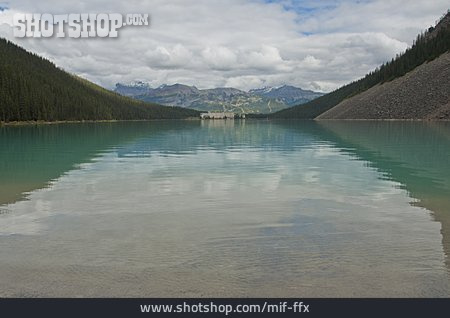 
                Rocky Mountains, Lake Louise, Chateau Lake Louise                   