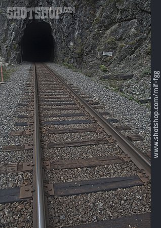 
                Tunnel, Gleis, Eisenbahntunnel                   