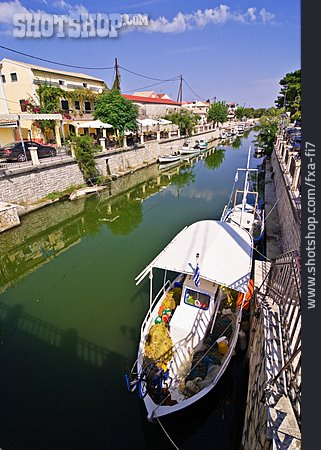 
                Kanal, Ortschaft, Lefkimmi                   