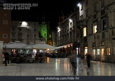 
                Nachtleben, Kroatien, Split                   