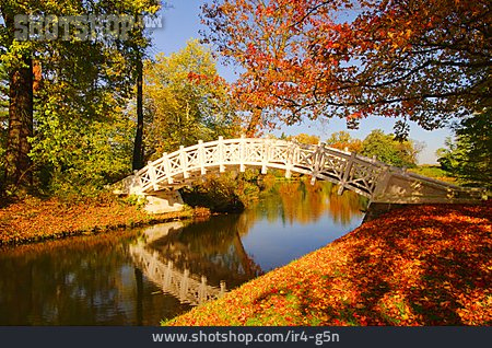 
                Herbst, Wörlitzer Park, Chinesische Brücke                   